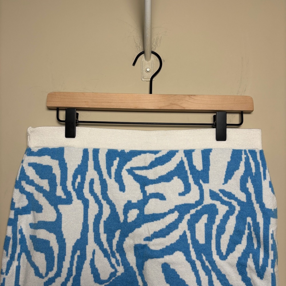 Wild Fable Blue Zebra Jacquard Sweater AOP High Rise Bodycon Mini Skirt Womens L - Picture 2 of 6